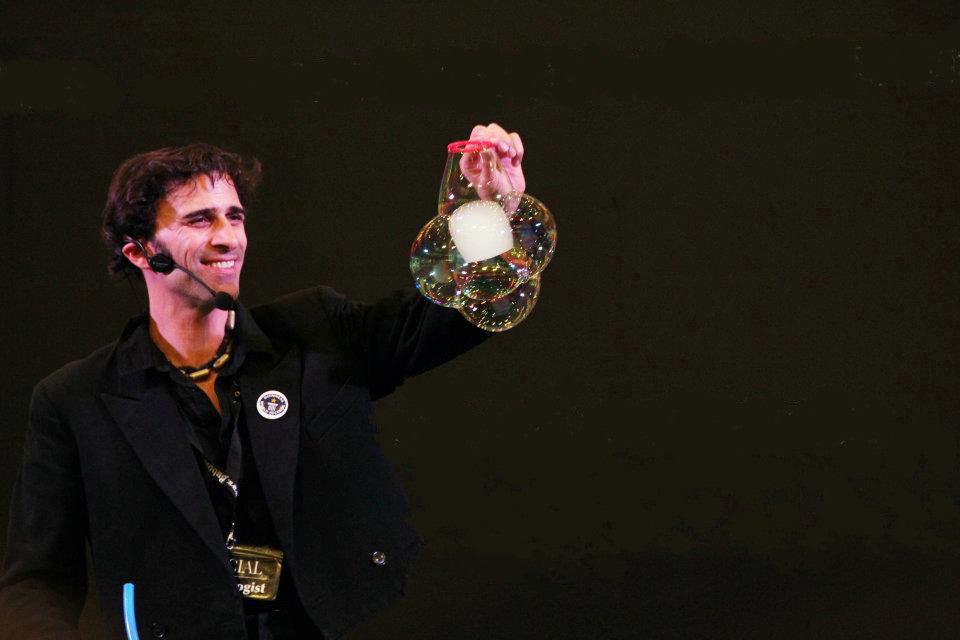 Samsam's Guinness World Record GIANT BUBBLE STAGE SHOW! - Bubble Inc