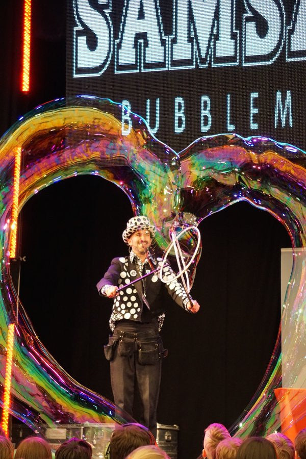 We LOVE bubbles! -  Samsam Bubbleman's GIANT BUBBLE SHOW