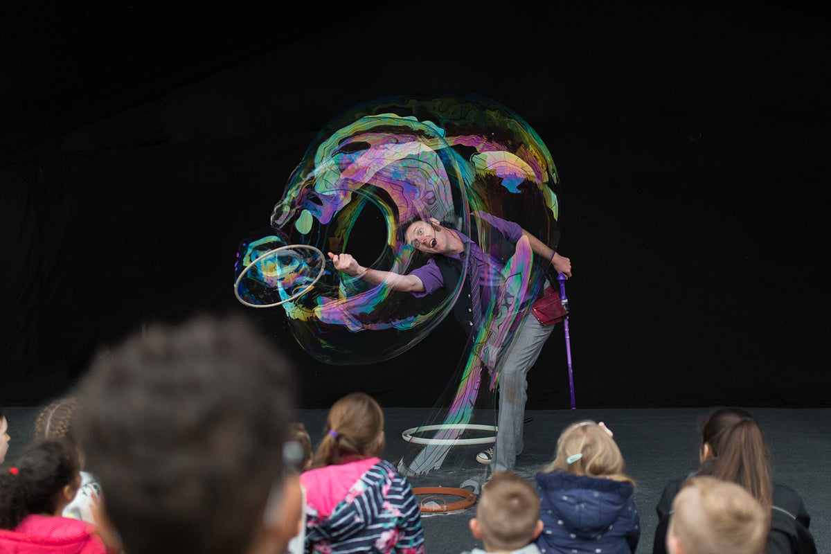 World&#39;s Tallest Bubbleologist - Bubble Inc