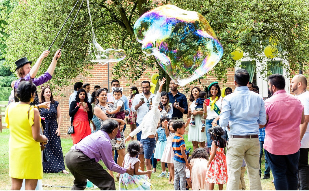 World&#39;s Tallest Bubbleologist - Bubble Inc